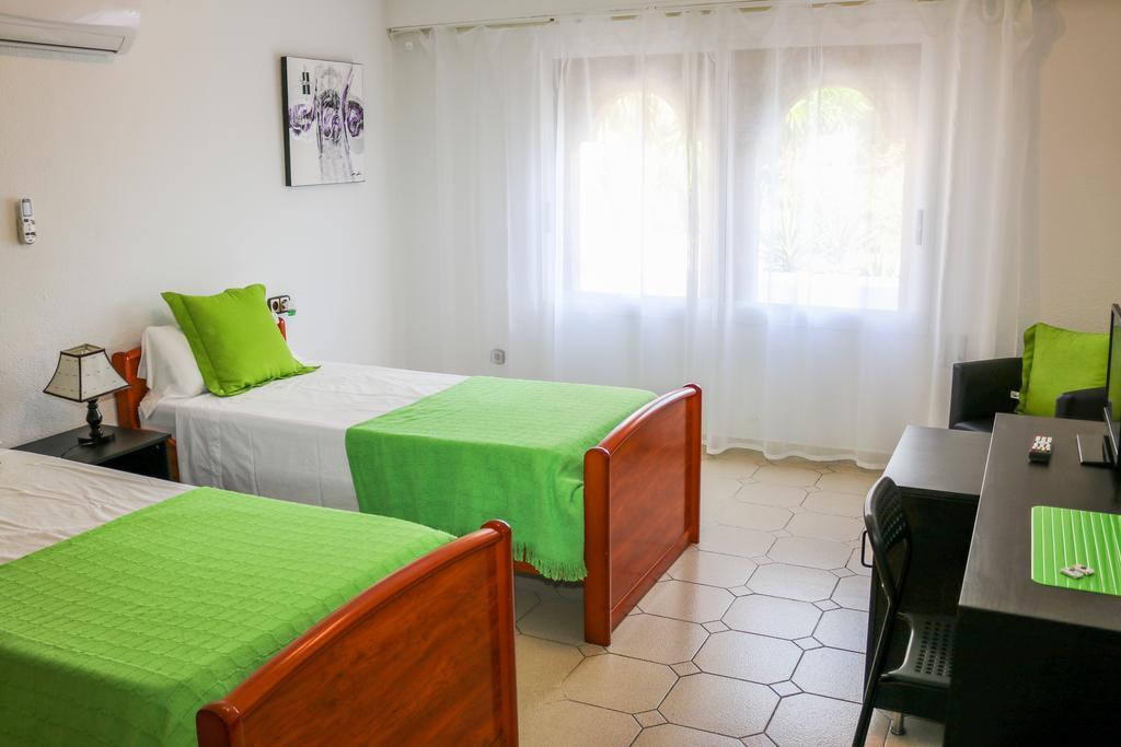 Solpark Tenis Sl Pension Морайра Экстерьер фото
